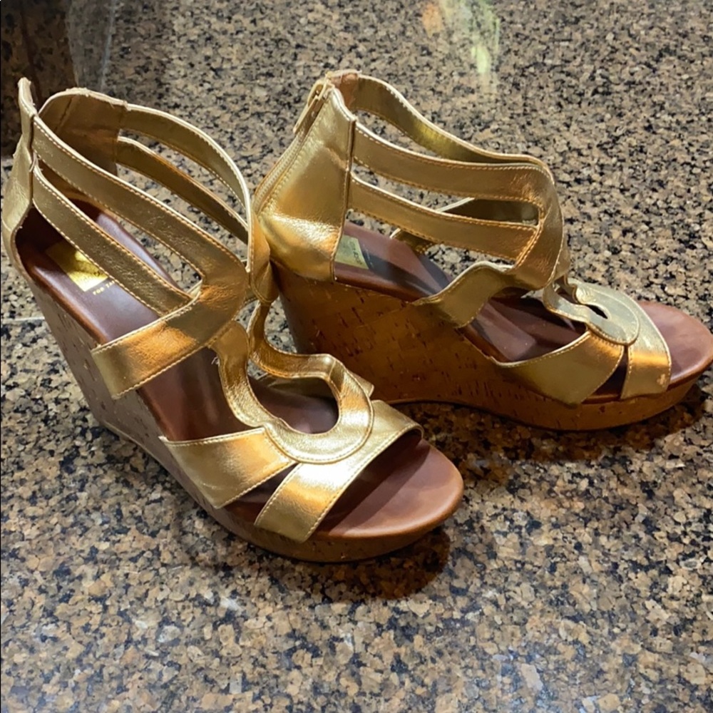 Gold Wedges